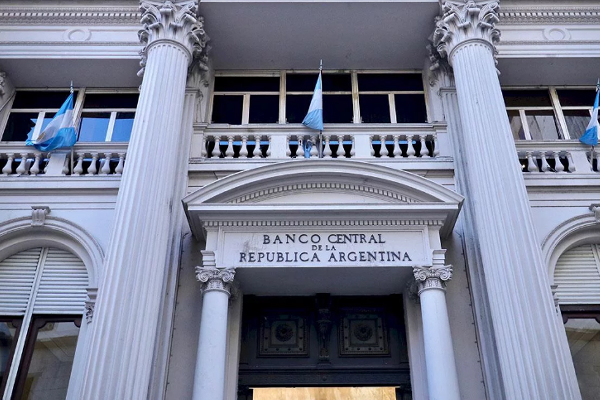 Nuevas disposiciones para al acceso de los importadores al Mercado de Cambios